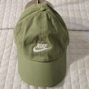 Heritage86 Nike Olive Green‎ Cap Granola Hiking Outdoors Sports Classic Gorpcore